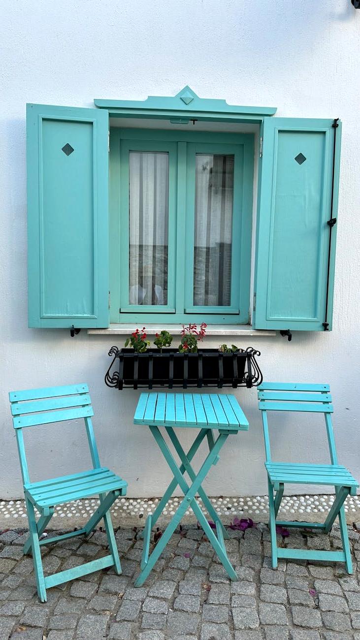Pencere önü bahçesi